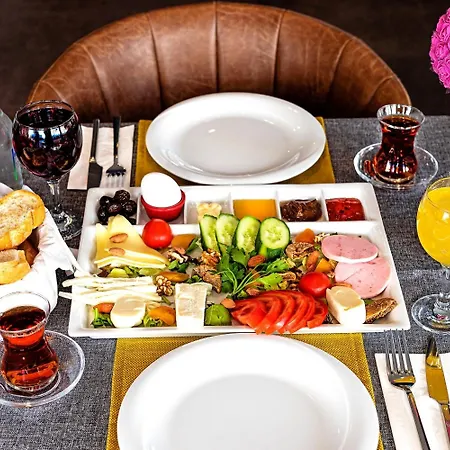 Neda Hotel 4*