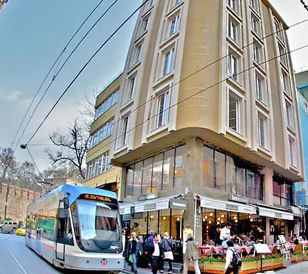 Neda Hotel 4*